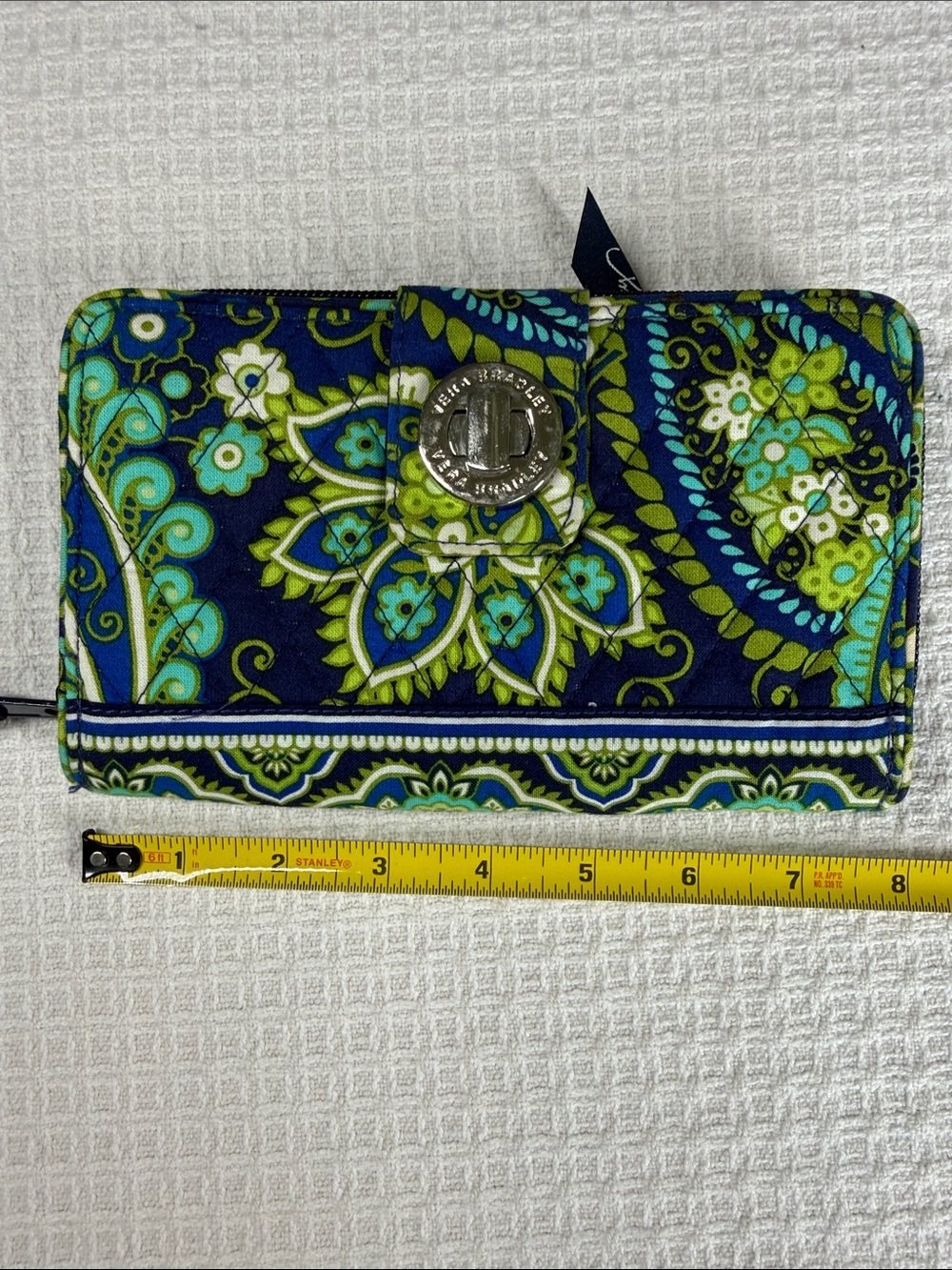 Vera Bradley turn lock wallet in Rhythm & Blues pattern - Picture 7 of 8